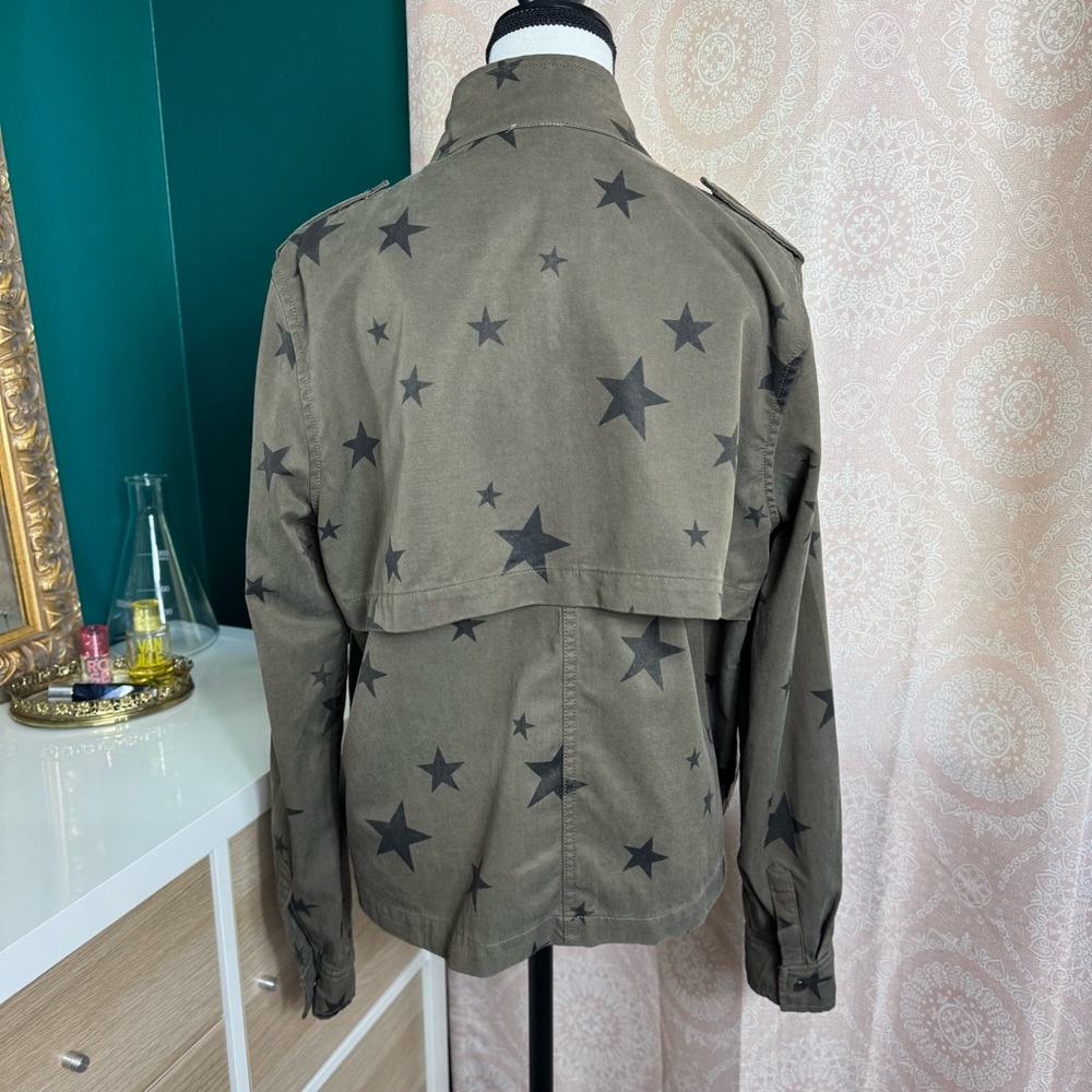 By Together Army Green Military Style Jacket Green w/ Black Stars Sz Large - Picture 3 of 9